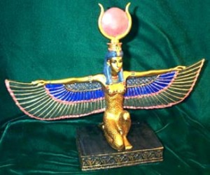 Isis con alas y esfera-halo sobre su cabeza